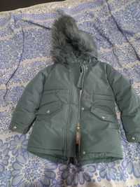 Куртка зимняя на девочку 4-6 лет