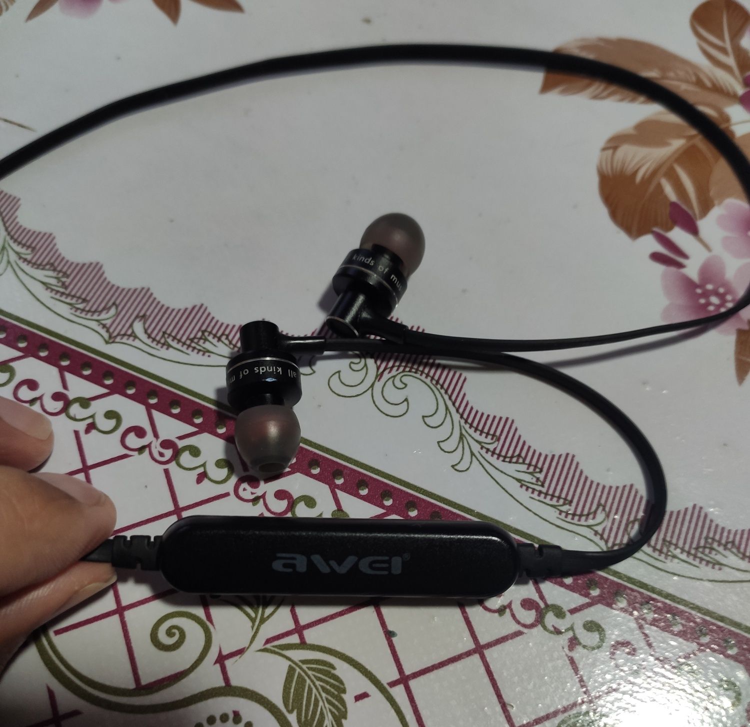 Bluetooth-наушники AWEI B990bl