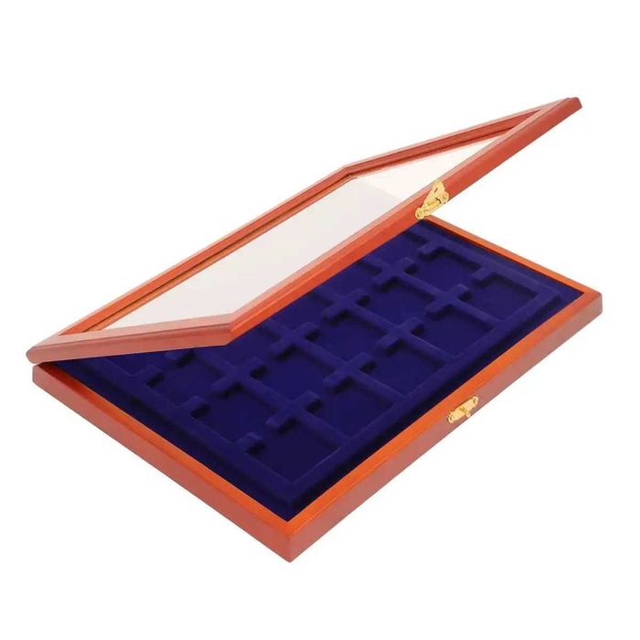 Луксозна дървена витрина SAFE за монети с различни отвори на монетите!