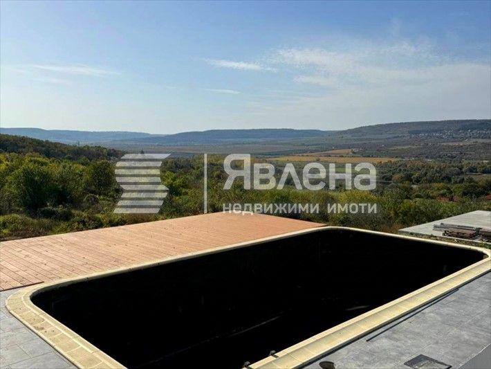 Продава се Къща в с. Оброчище, Област Добрич - 243 кв.м за 1544 €/кв.м - Снимка #1