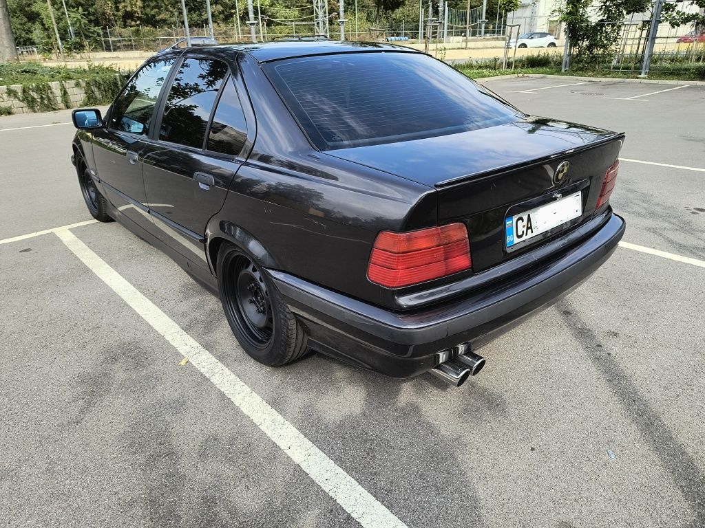 BMW е36 M50B25 седан без ръжди