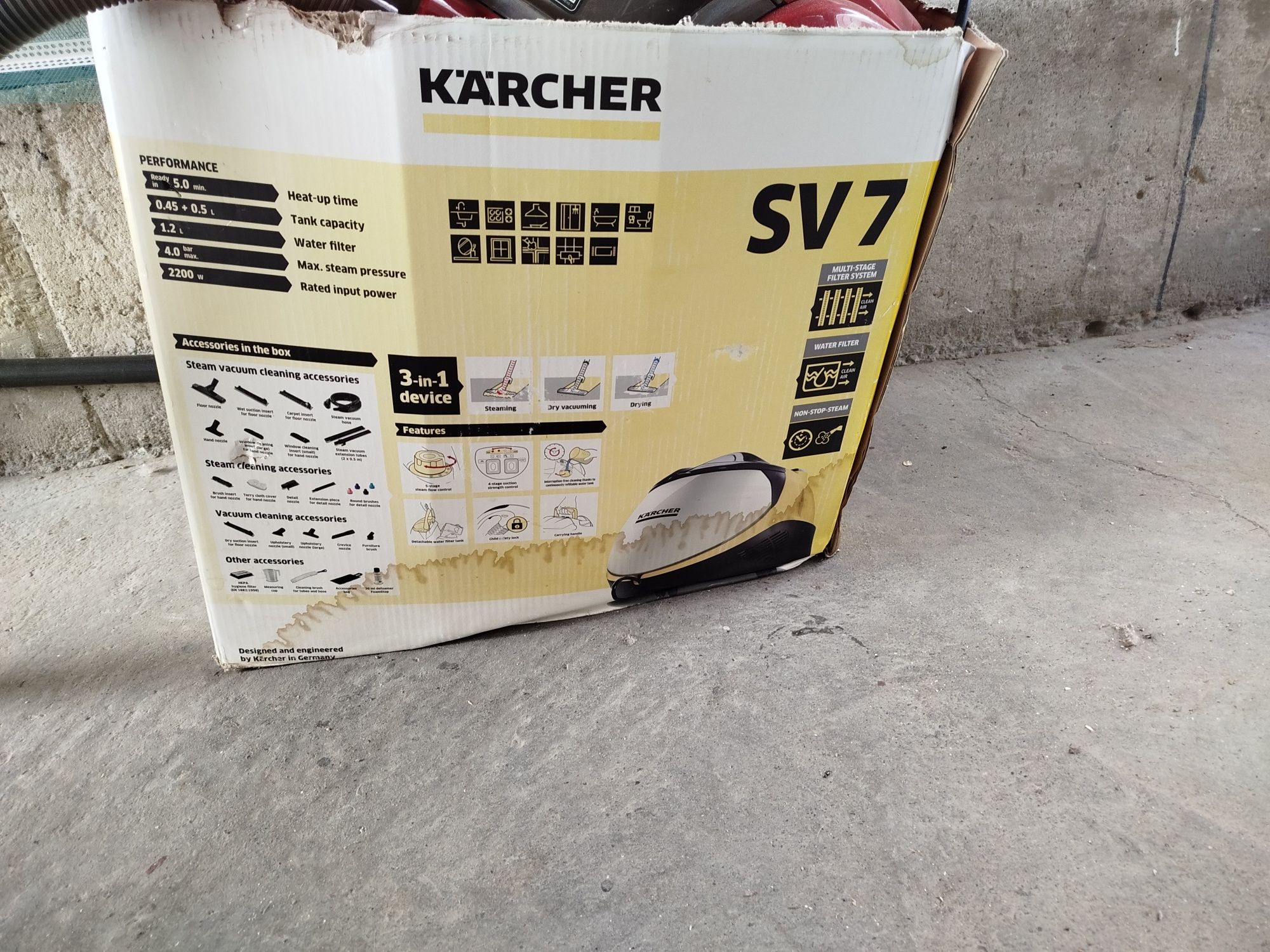 Продам моющий полесос Karcher sv7