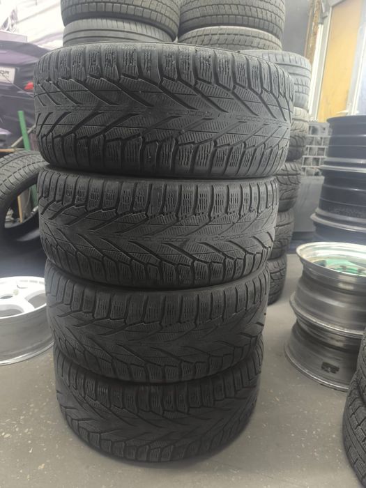 255/55R18 комплект зимних Nokian