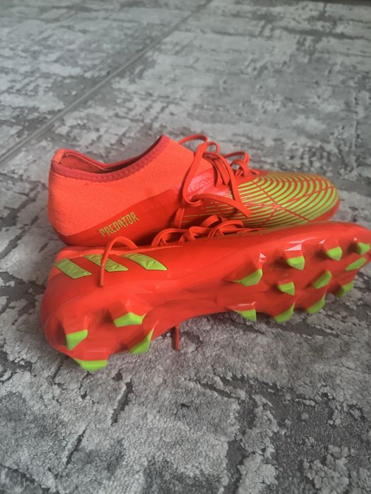 Ghete fotbal Adidas predator