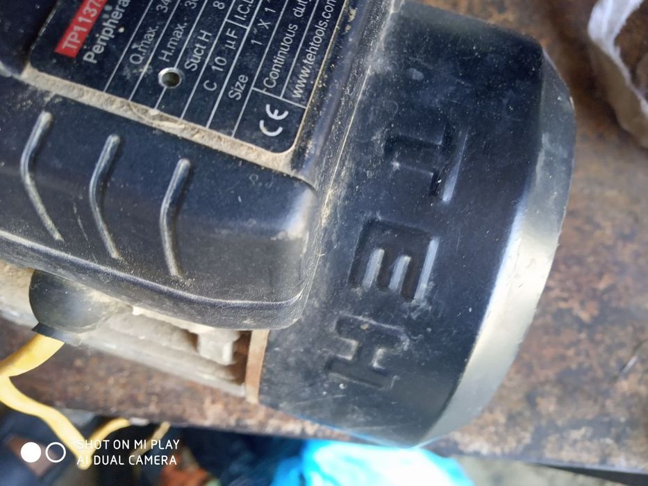 Suv nasosi sotiladi.