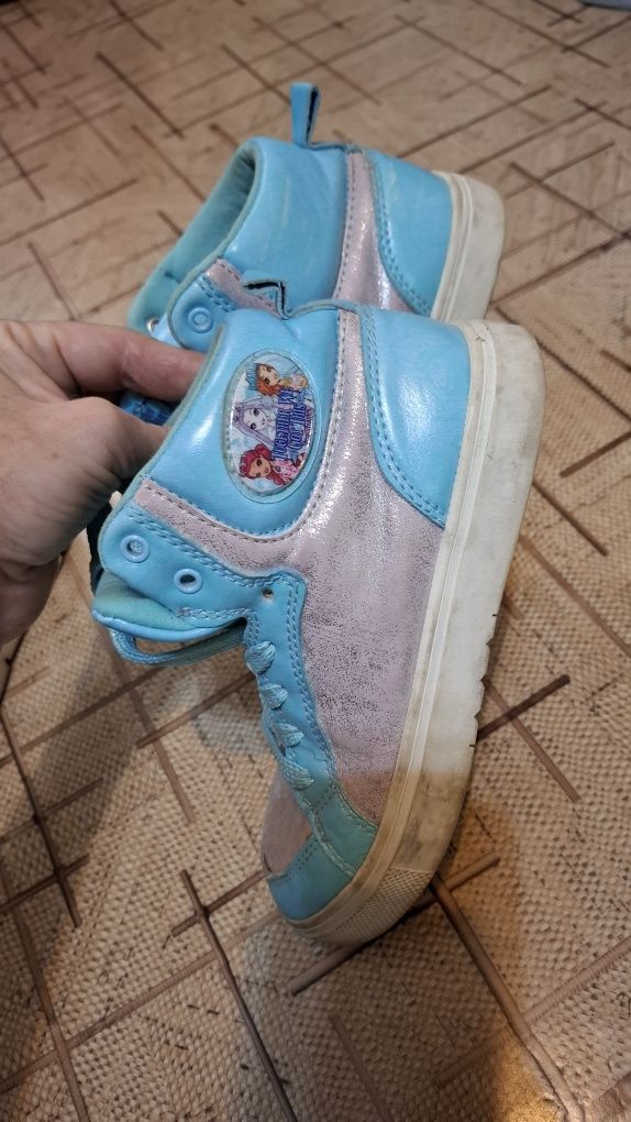 Сандалии Flamingo и кроссовки на девочку 31р.