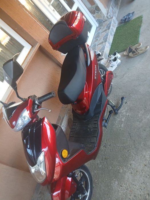 Vând scuter electric, ZTECH 
Garanție ,stare ca și nou acte