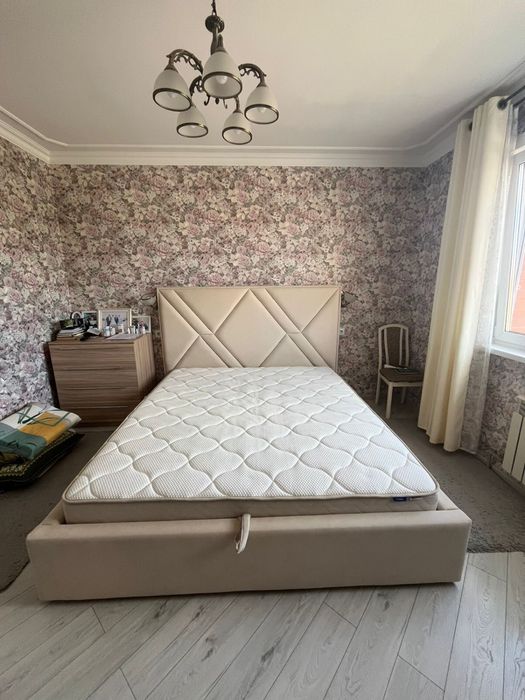 Продам кровать. 2х спальная. 2000х1800 матрас