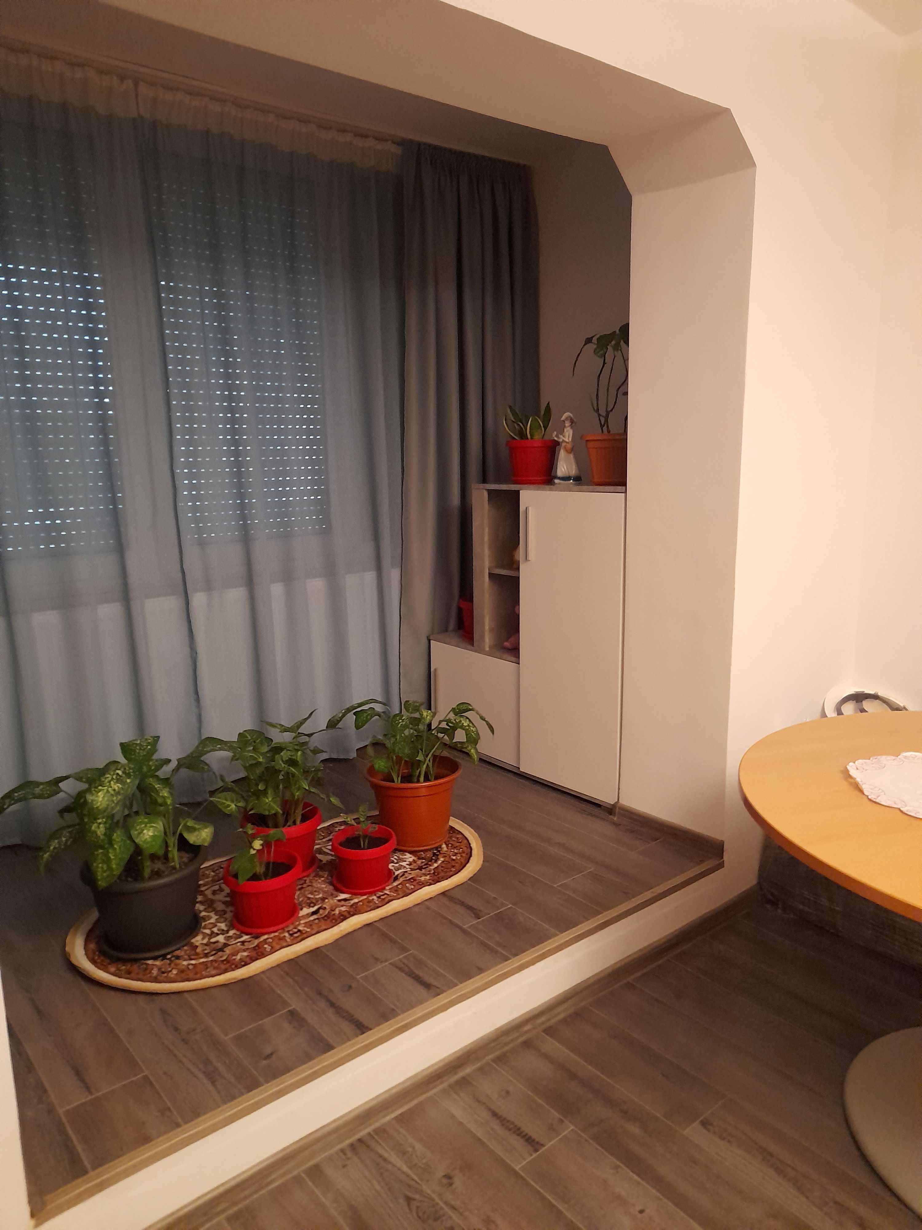 Apartament cu 3 camere