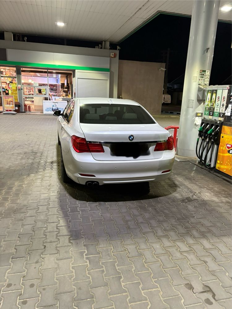 Dezmembrez bmw seria 7 f01 245 cai