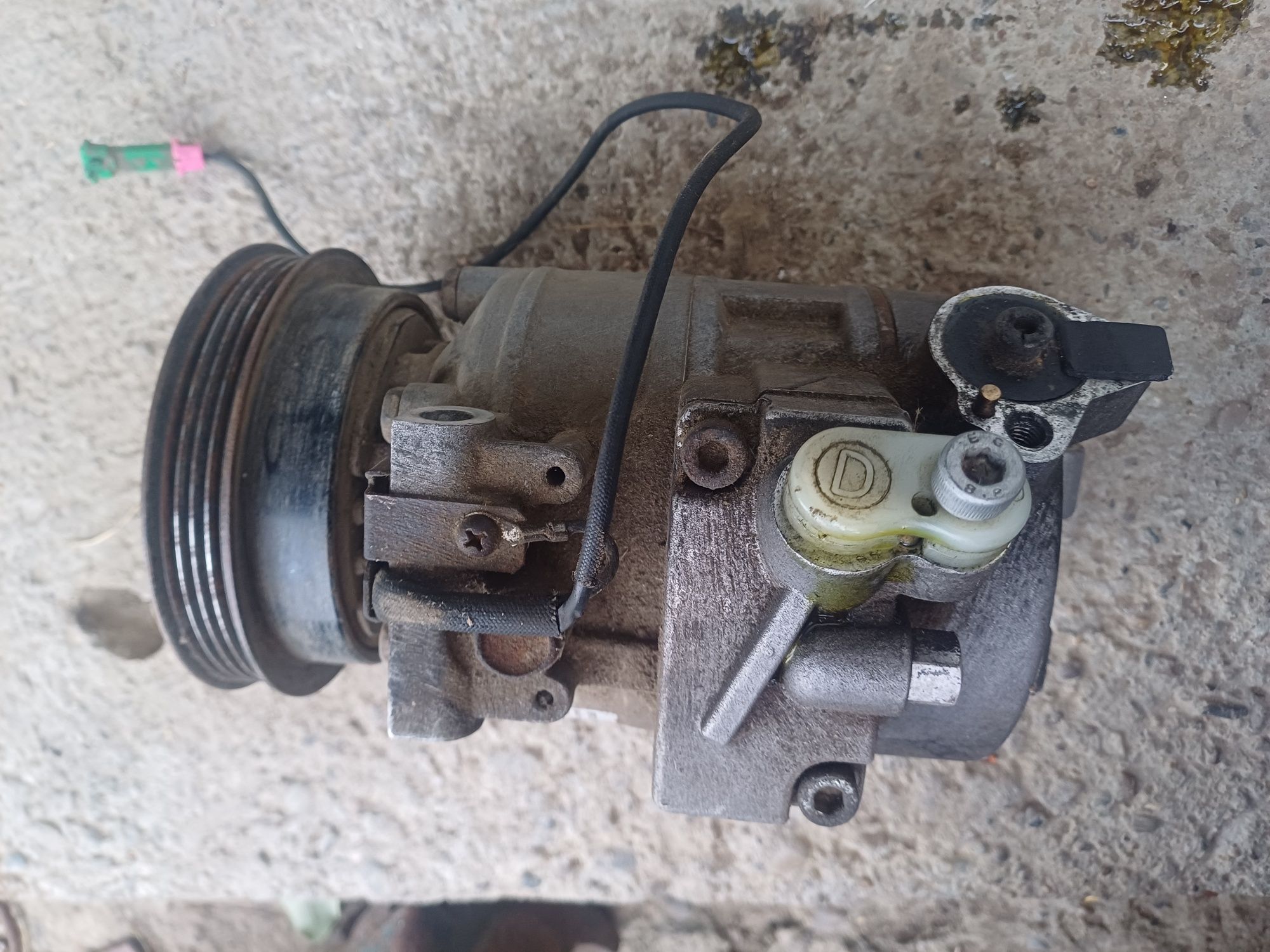 Vând compresor AC passat b5.5