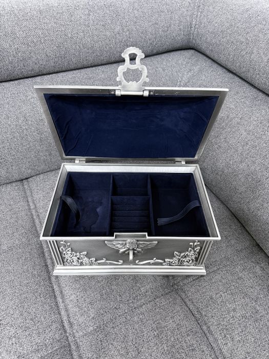 Cutie dijuterii din antimoniu