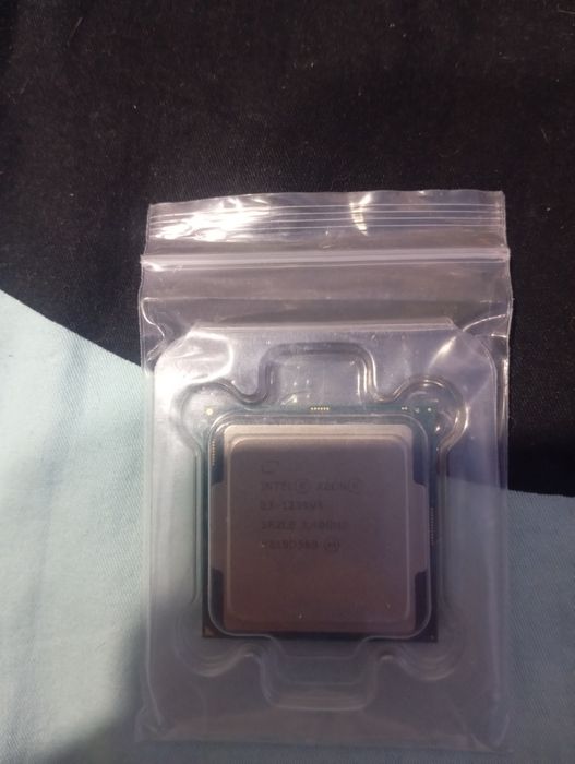 Продам процессор Xeon