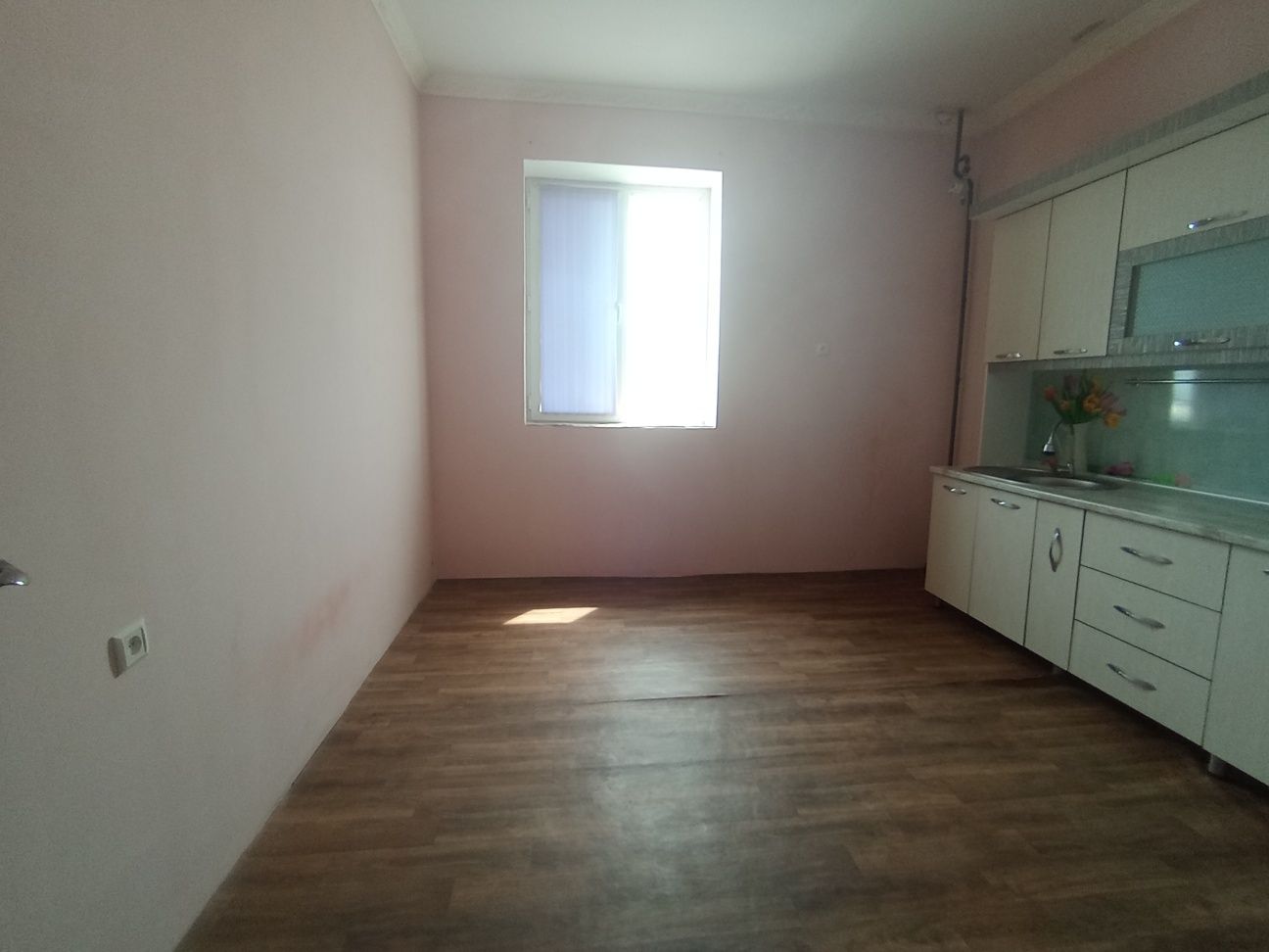 2 xonalik kvartira sotiladi