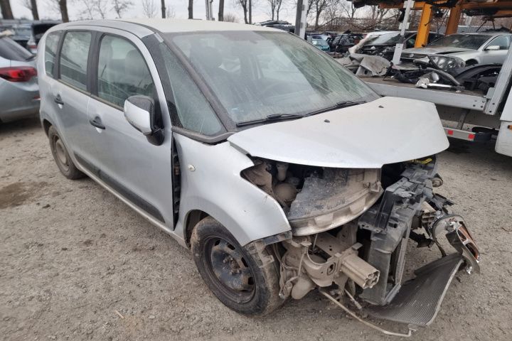 bara spate armatura portbagaj haion stop tripla stanga dreapta turbina timonerie injector Citroen C3 Picasso motor 1.6hdi dezmembrez