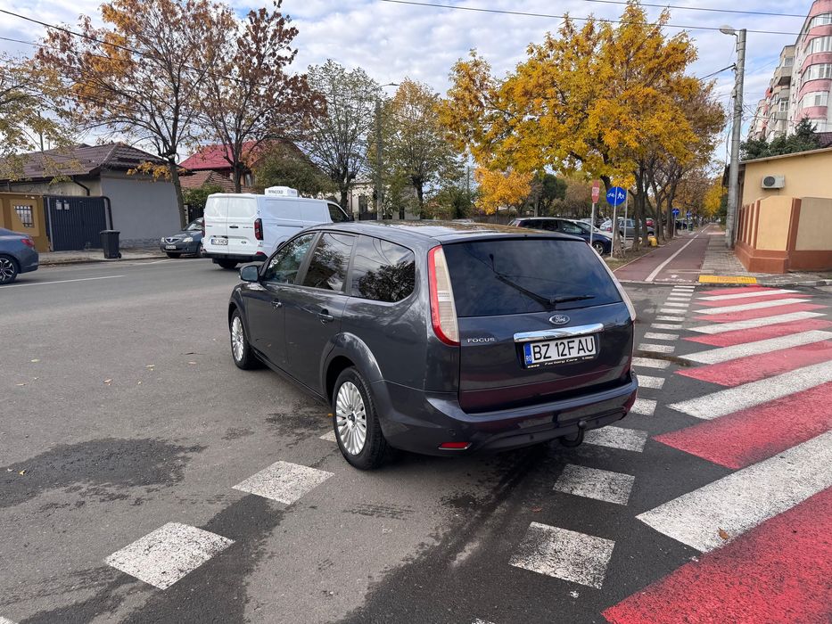 Ford Focus Titanium 1.6 benzina+GPL Navi Mare Youtube Waze Pdc Carlig