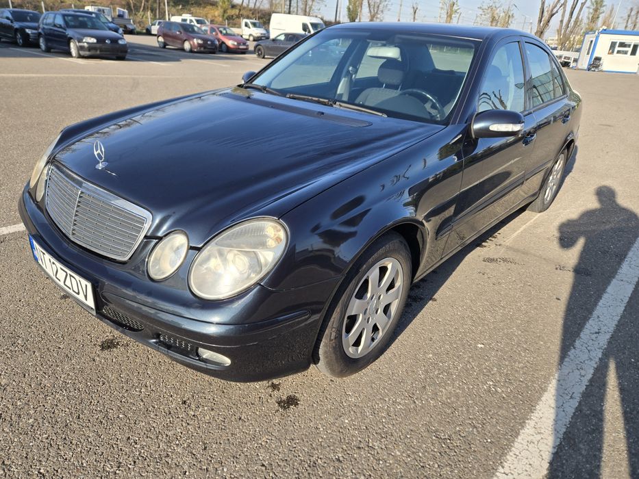 Mercedes Benz E220