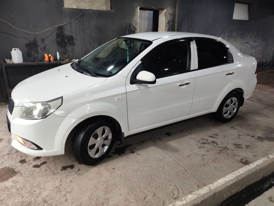 Neksiya 3 nexia 3 sotiladi