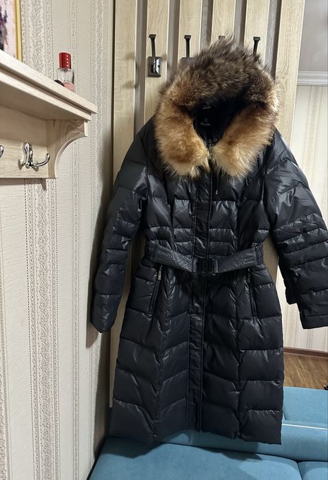 Теплое пальто длинное с натуральным мехом