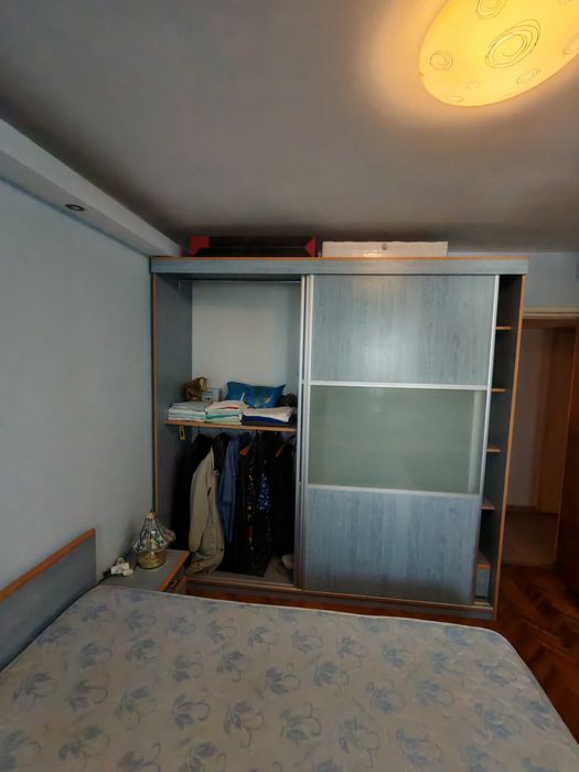 Vând mobilă dormitor