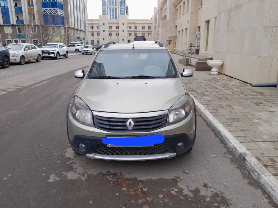 Продам машину Renault Sandero Stepway