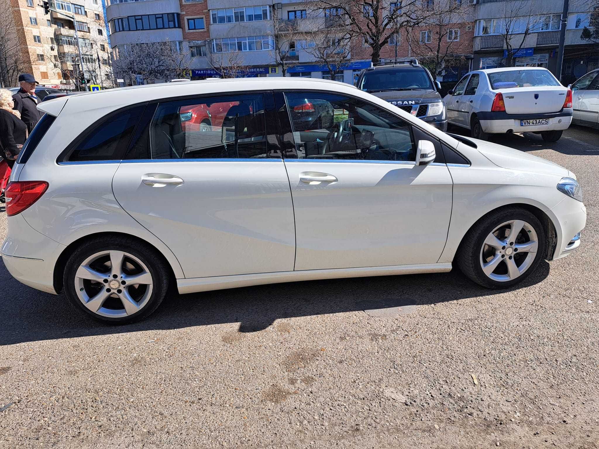 Mercedes-Benz B200