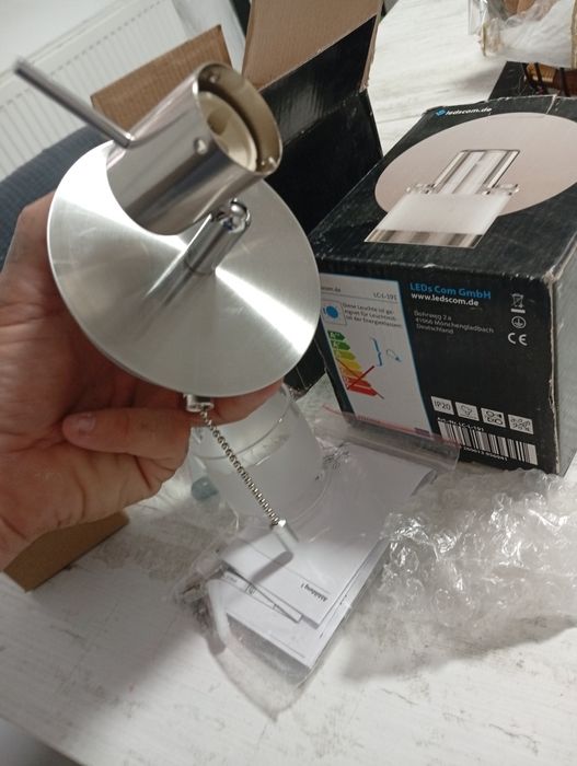 Lampa,bec pentru baie,dormitoare, oriunde doriți.2 bucăți,