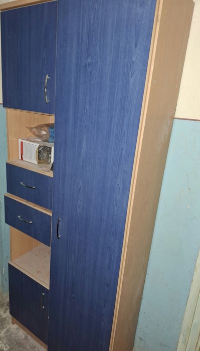 Dulap + vitrină (albastru cu crem)