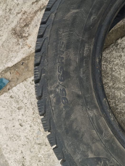 Продам зимние шины Vicletti 195/65R15.