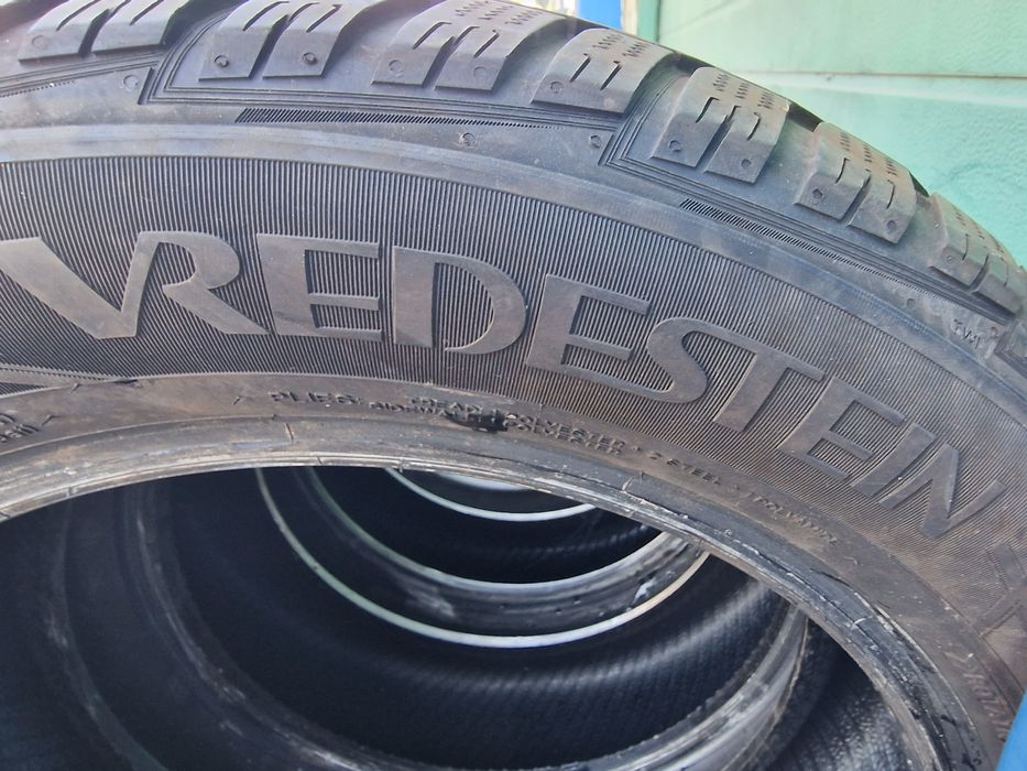 Anvelope 205/55R16 marca Vredestein, M +S, DOT 2022