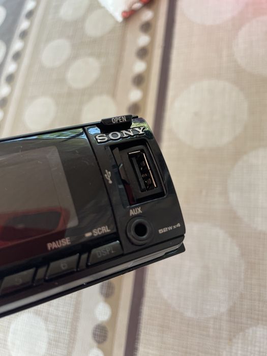 Player Sony CDX-DAB700u