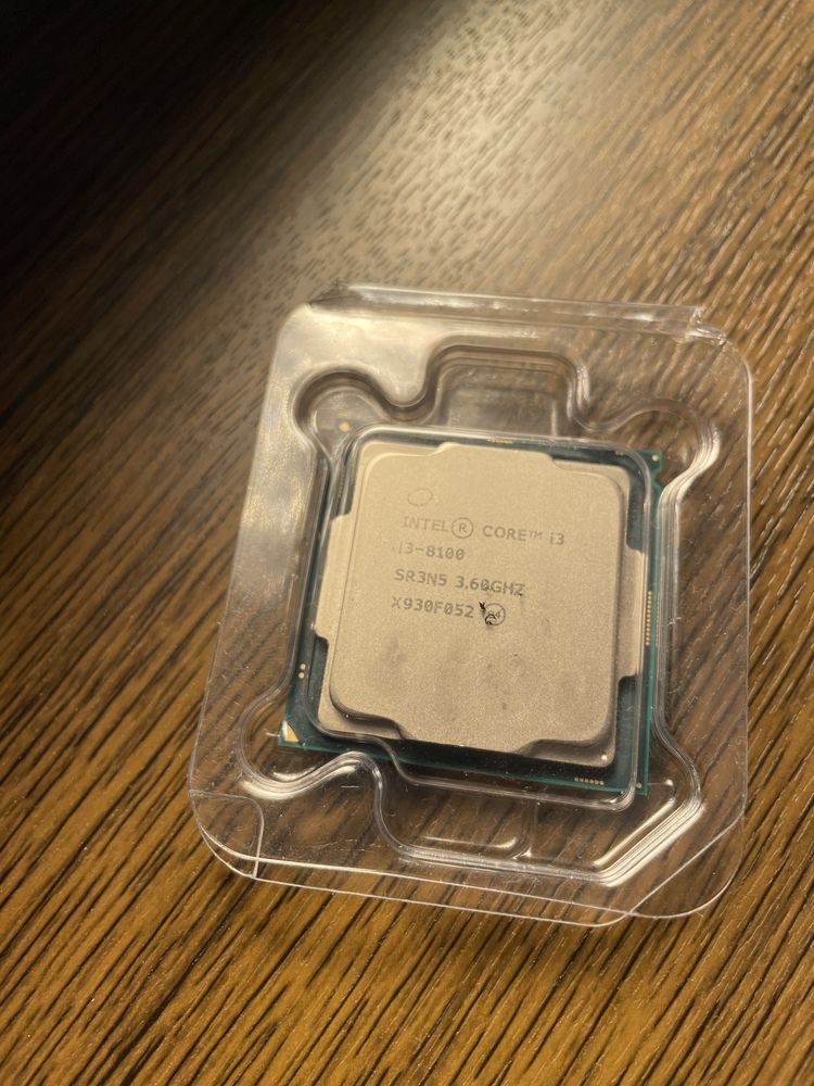 Идеальное состояние i3 8100 LGA 1151v2