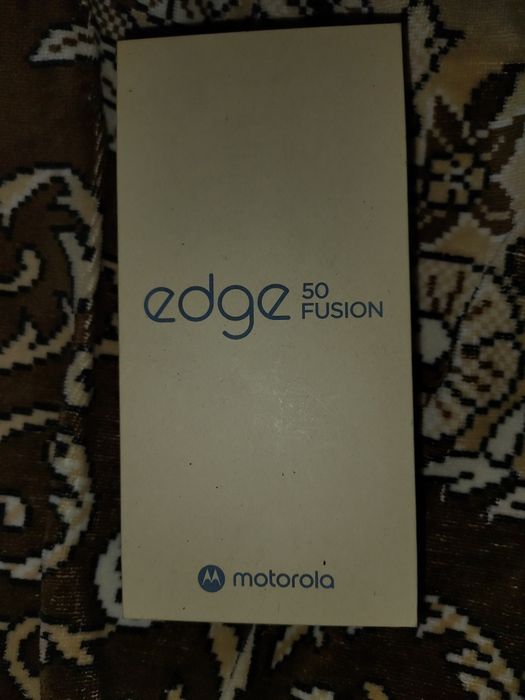 Vând telefon  Motorola edge