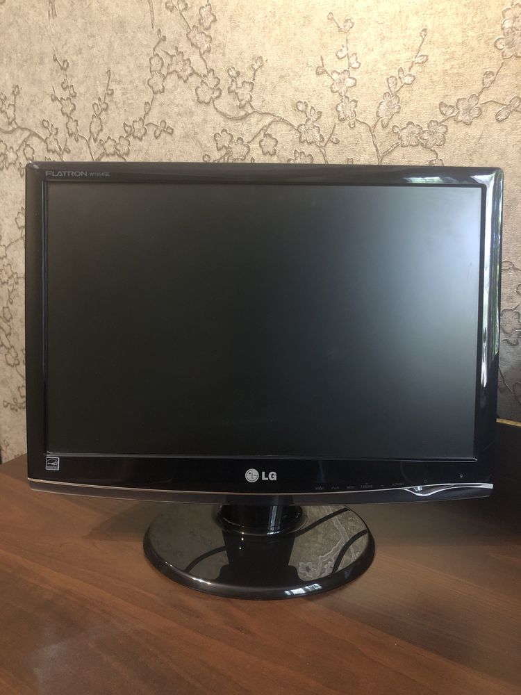 19” Монитор LG , Flatron W1954SE , TN , 1440x900
