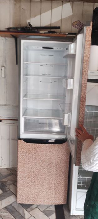 Продавам хладилник