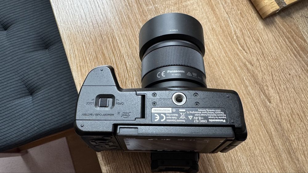 Продавам Lumix G7 с  обектив 12-60мм.