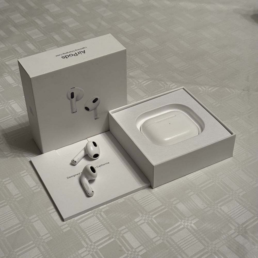 AirPods 3 почти новый