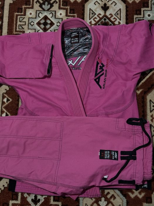 Кимано Aiga.Размер-А1(примерно М-S) Состояние отлтчное.