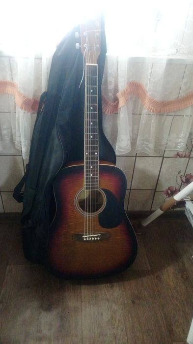 Гитара акустическая