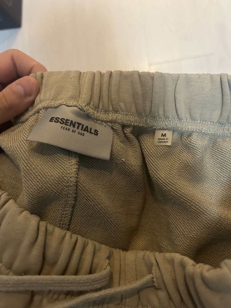 Pantaloni scurti essentials