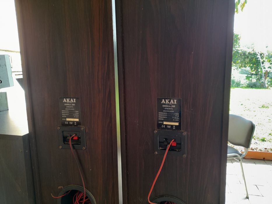 Boxe și statie Akai 100w