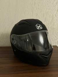 Продам новый  матовый черный шлем