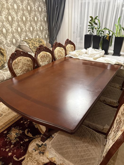 Продам стол и стулья