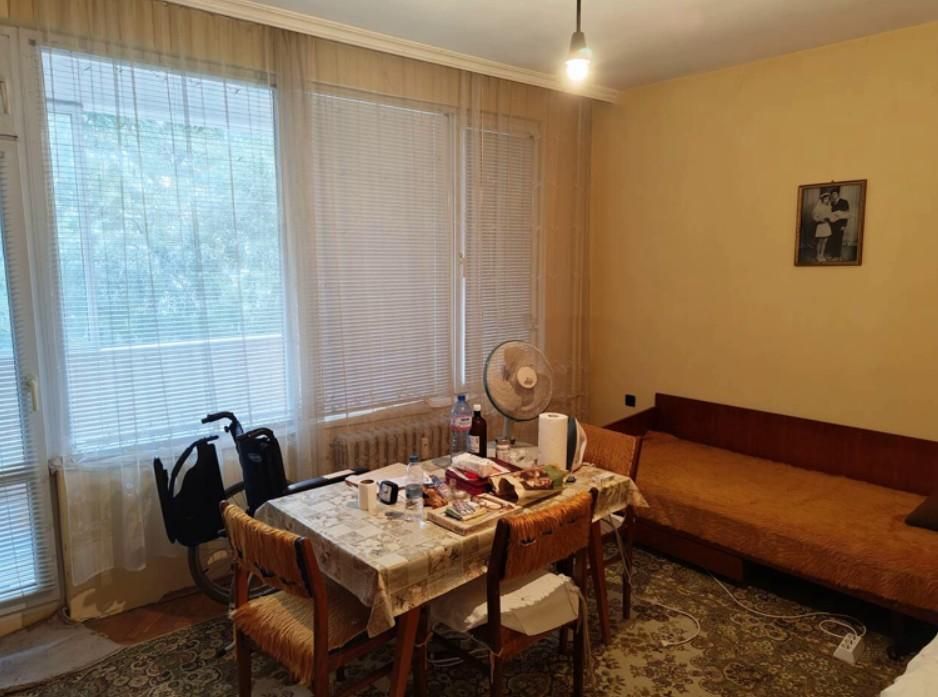 Продава се Тристаен апартамент в Бургас, Лазур - 91 кв.м за 2253 €/кв.м - Снимка #1