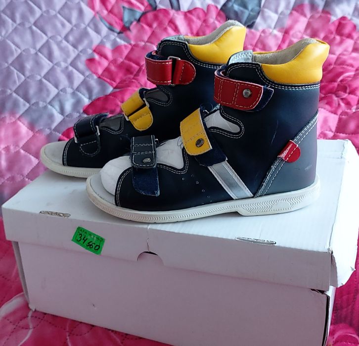 Срочно ! Продам ортопедические сандалии