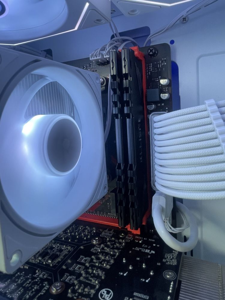 Геймърски Компюр | GTX 1660 TI | RYZEN 5 3600 | 16 GB RAM | WIN 11 PRO