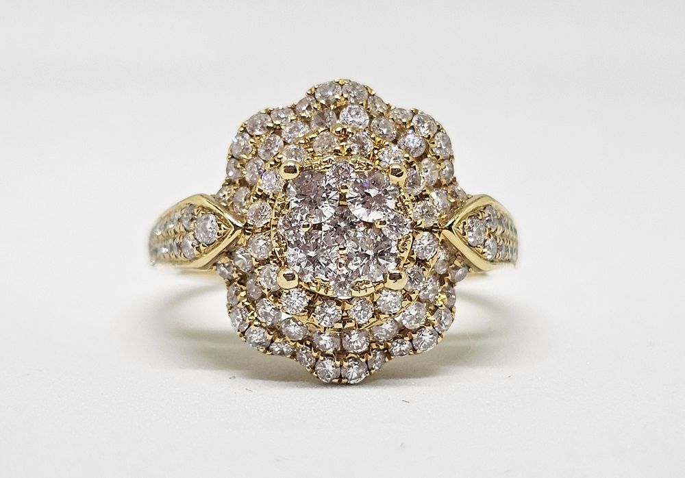 Пръстен с диамант / диаманти 1.5 карата, 18 к злато