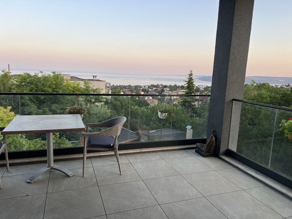 Къща с морска панорама и голям двор Горна Трака