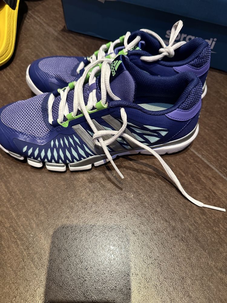 Маратонки Addidas 38