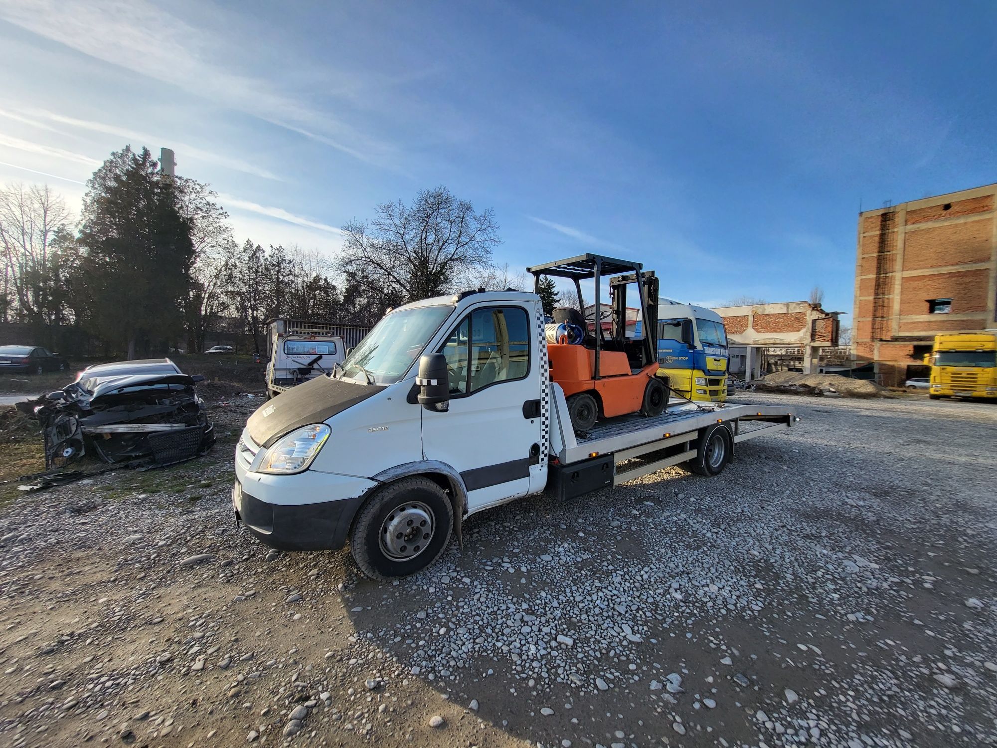 Tractari&Platforma.Auto Cu Roti Blocate,Dube.Transport Stivuitoare